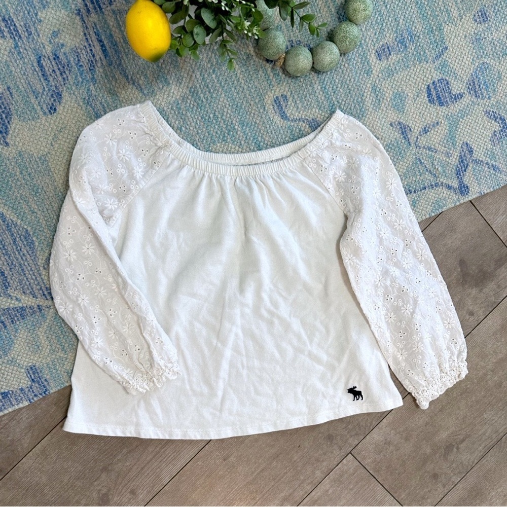Abercrombie & Fitch White Blouse with Lace Floral Embroidered Sleeves Girls 9/10